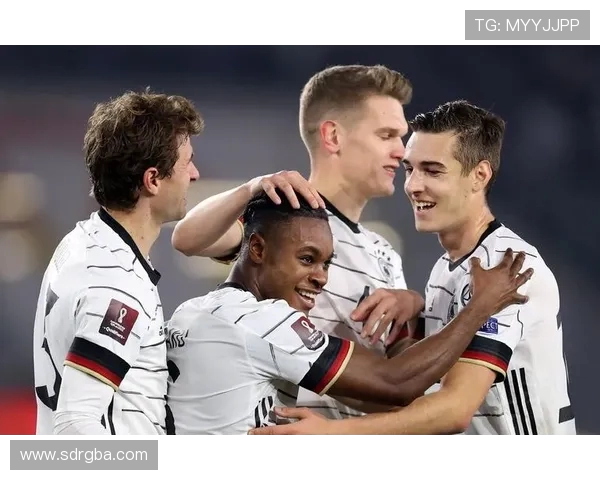 弗利克:上半场失误严重 连败后将进行深入总结与调整 弗利克:上半场失误严重 连败后将进行深入总结与调整