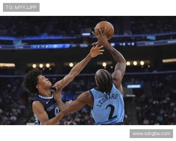 坎宁安33分爆发带领活塞击败灰熊再现球队重振希望之战精彩时刻